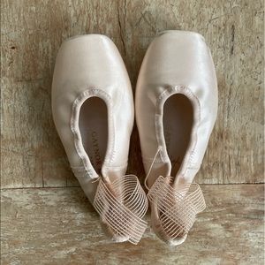 Worn Gaynor Minden Pointe Shoes
